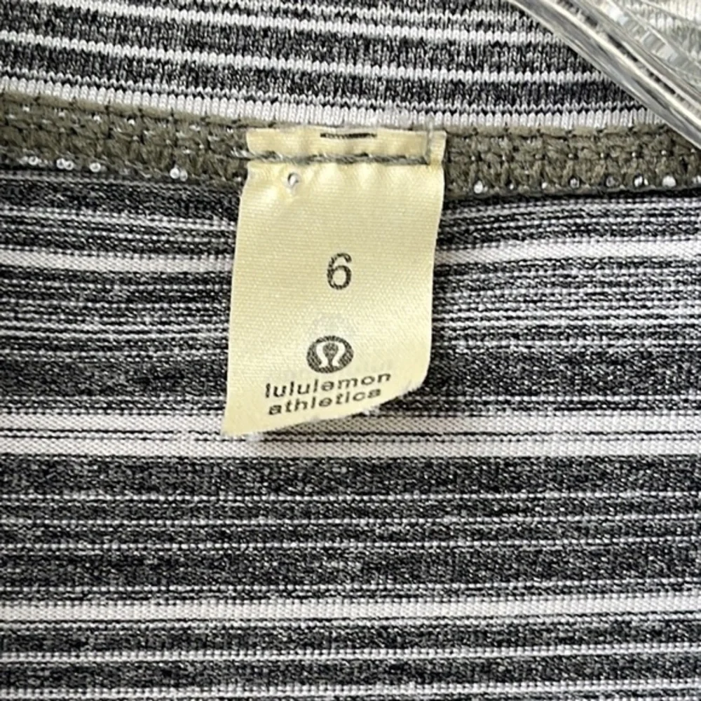 Lululemon Athletica In Stride Full Zip Jacket in Charcoal Stripes & Ivory Size 6